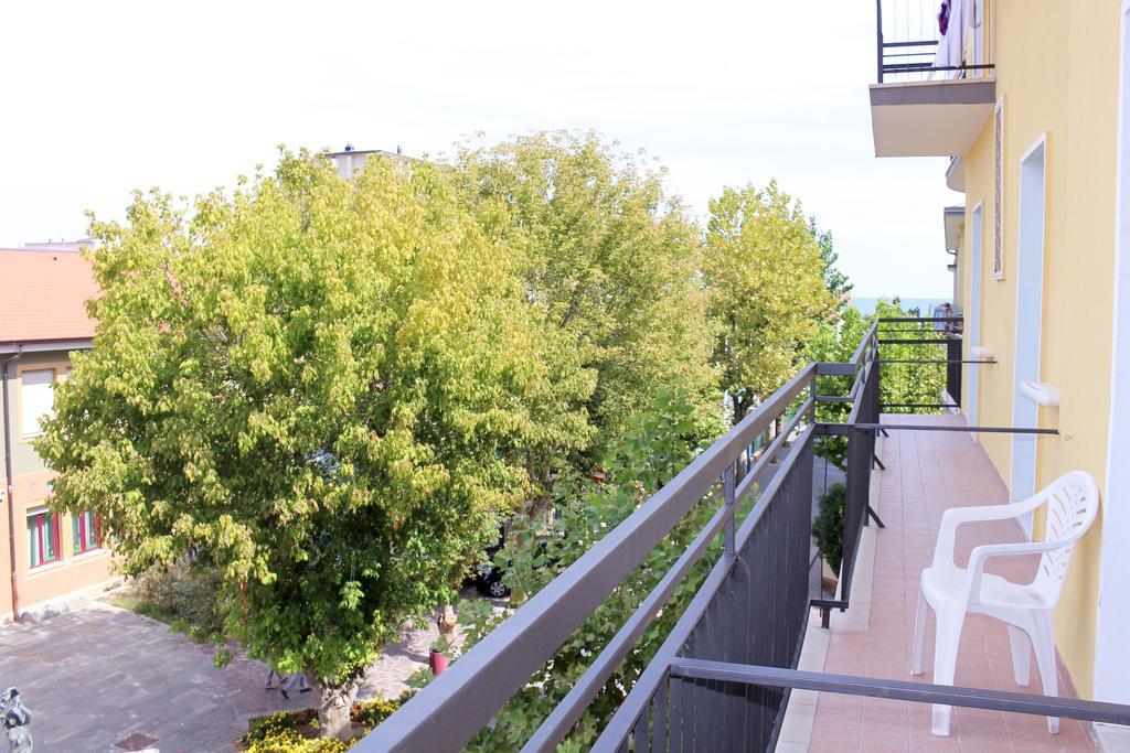 Hotel Buda Bellaria-Igea Marina Exterior photo