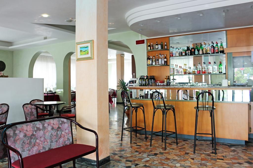 Hotel Buda Bellaria-Igea Marina Exterior photo
