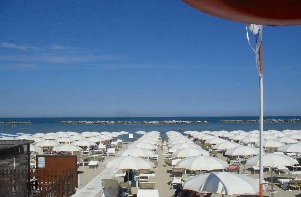 Hotel Buda Bellaria-Igea Marina Exterior photo